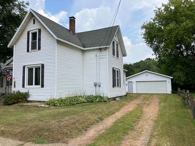 809 Ware St, Waupaca, WI, 54981