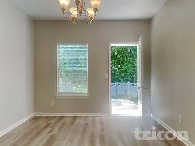 222 Southwind Ln — Photo 6