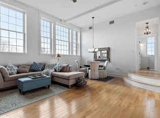 52 Sanborn St APT 301, Reading, MA 01867