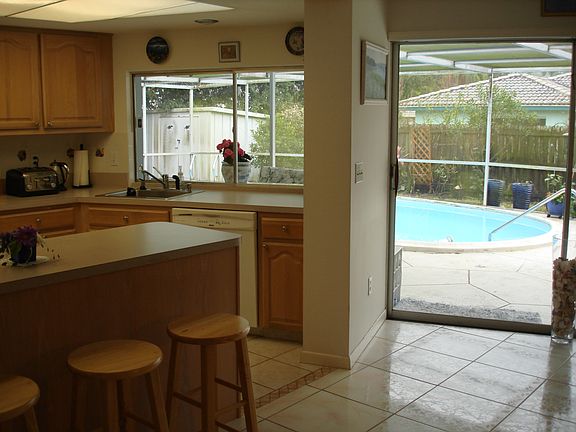 5th image of 2239 Saint Charles Dr