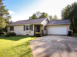 8926 N 40th St, Augusta, MI 49012