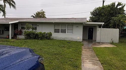 3194 Prince Dr Photo 1