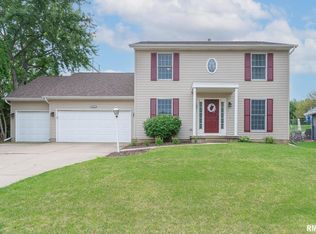 1307 W 60th St, Davenport, IA 52806
