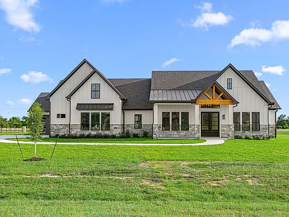 2nd image of 469 Ruby Dr