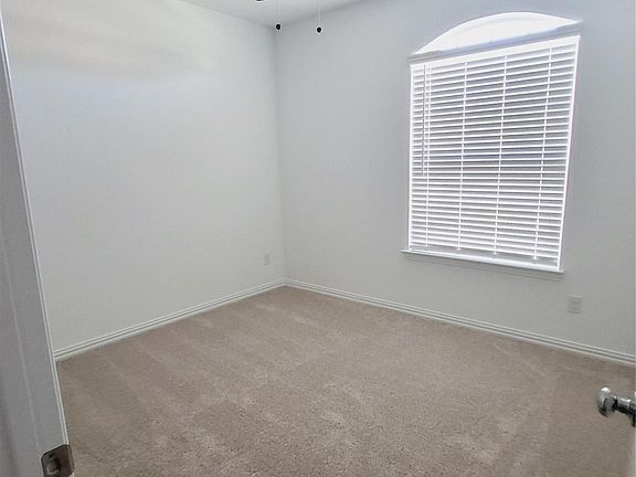 5th image of 1136 Mimosa Ln
