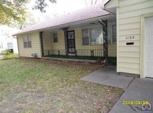 1135 SW Seabrook Ave, Topeka, KS 66604