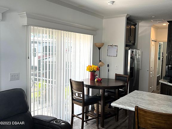 5th image of 2420 Palm St Unit 200