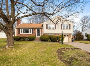 44 Hunting Rd, Needham, MA 02494