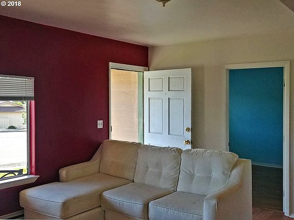 4th image of 515 Pacific Ave