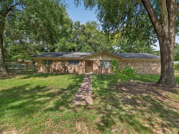 2206 Robbins Dr, Jacksonville, TX 75766