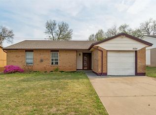 1624 NE 4th St, Moore, OK 73160