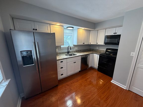 3rd image of 83 Taylor St #2