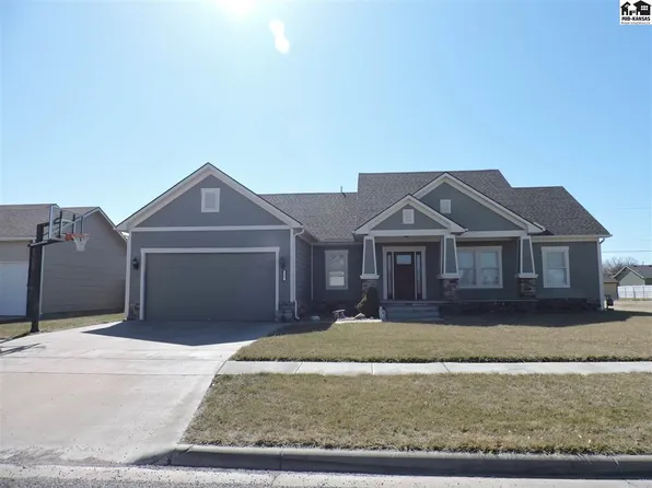 201 Kisiwa Village Rd, Hutchinson, KS 67502