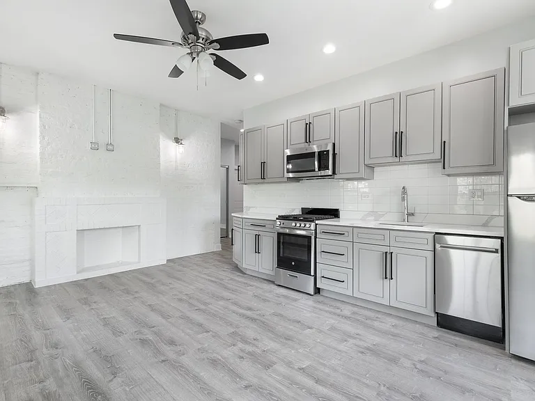 6035 N Winthrop Ave #3 — Photo 2