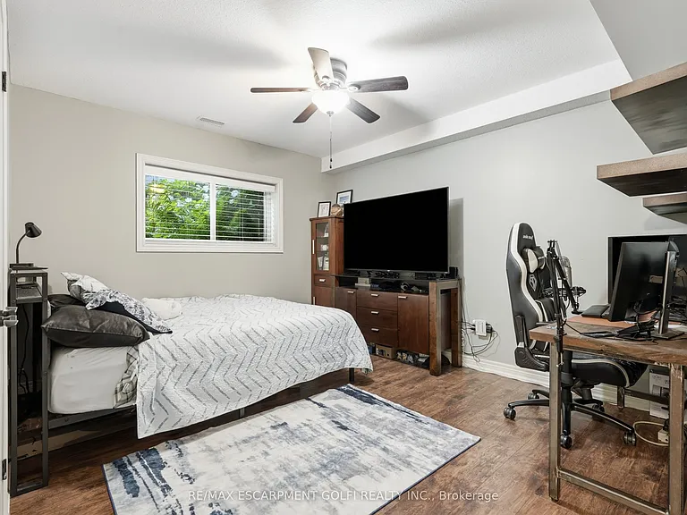 379 Michael Dr — Photo 15