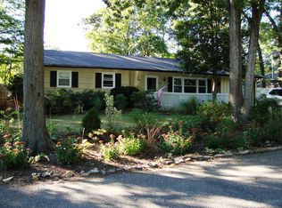 10 Rosewood Rd, Rocky Point, NY 11778