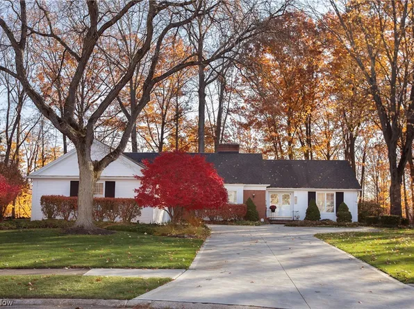20705 Germantown Dr, Fairview Park, OH 44126