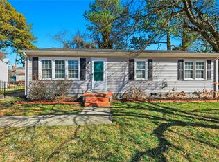 2 Watts Dr, Hampton, VA 23666