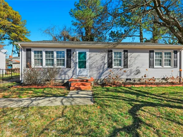 2 Watts Dr, Hampton, VA 23666