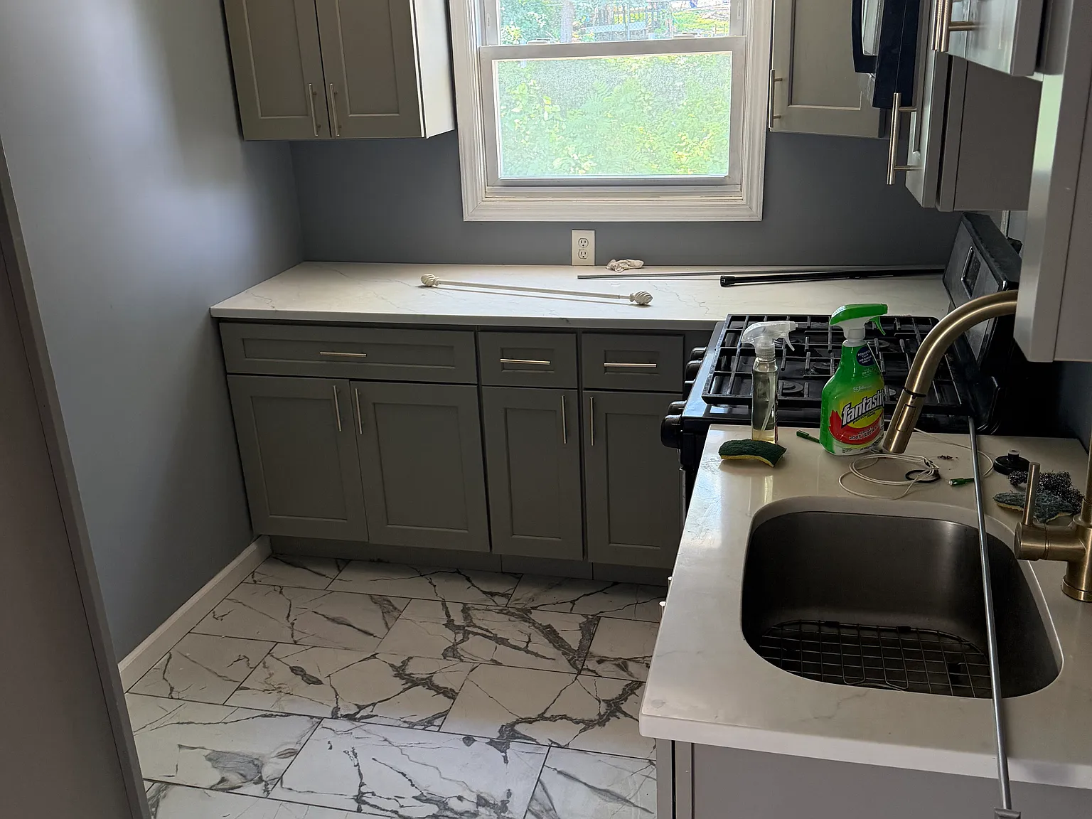 3 bed, $2,500 — Photo 2