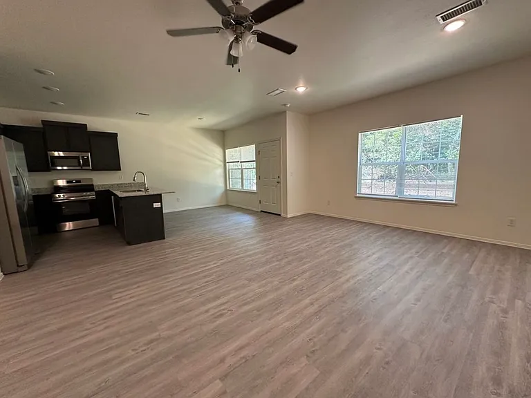 1011 S Benchmark Ln #1 — Photo 2