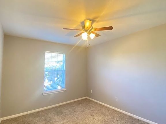 4th image of 1407 Summit St #4