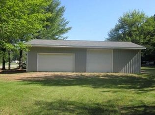 1348 Crest Rd, Gladwin, MI 48624