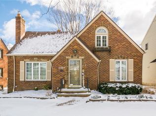 2597 Hampton Rd, Rocky River, OH 44116