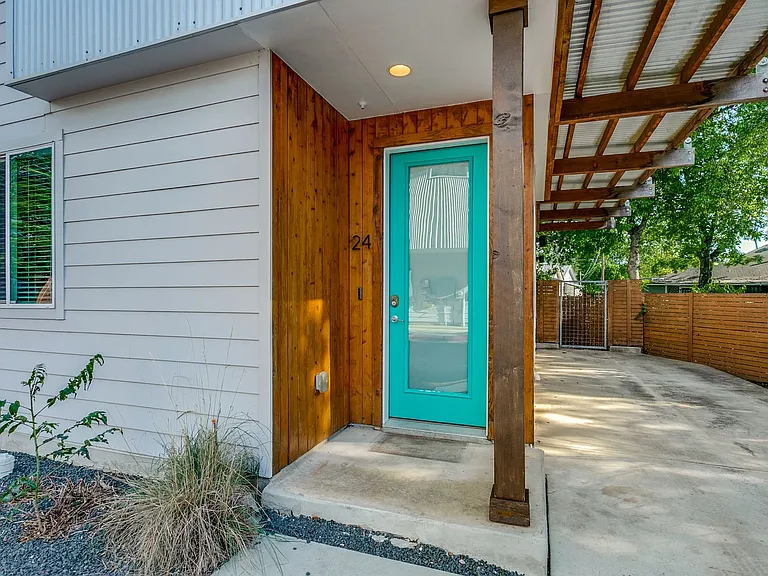 330 Clay St #24 — Photo 4