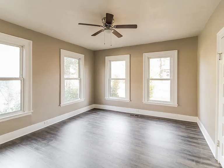 538184_017_living_room_13590264.jpg