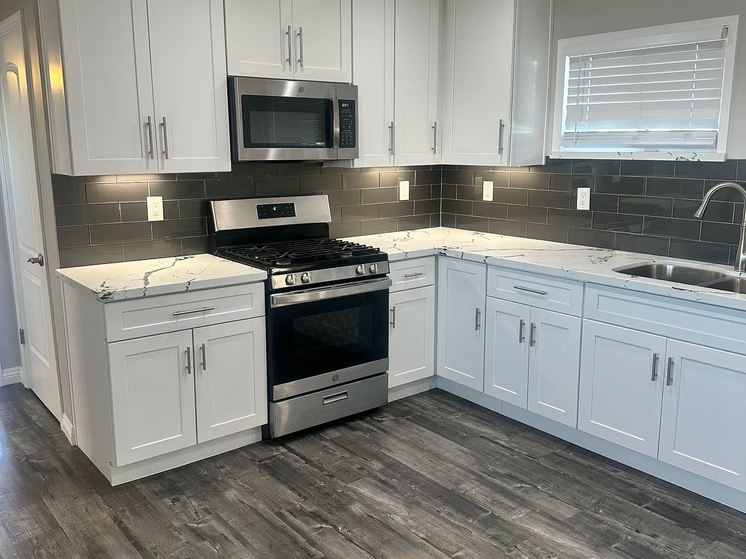 215 Eureka St — Photo 1