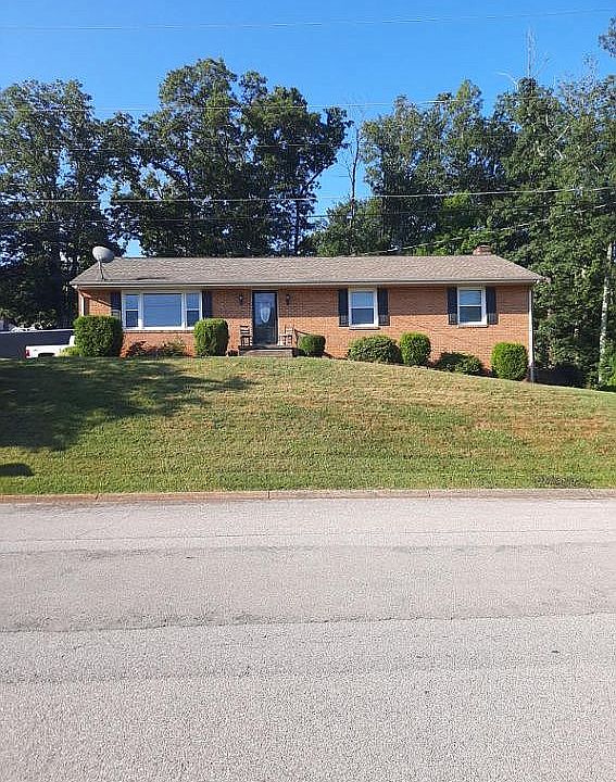 1st image of 104 Sawyer Dr