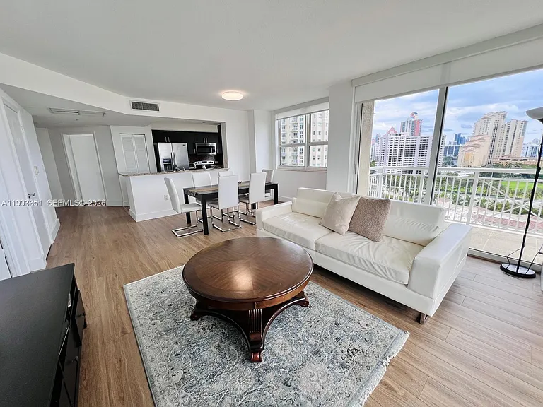 19501 W Country Club Dr #1408 — Photo 4