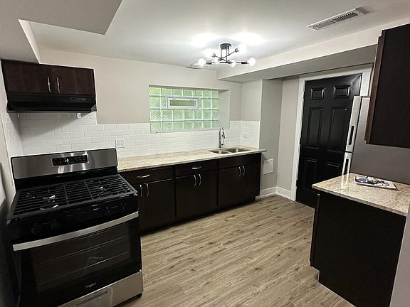 4th image of 1048 W 81st St Unit 2