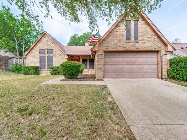 3220 Cliffview Dr, Corinth, TX 76210