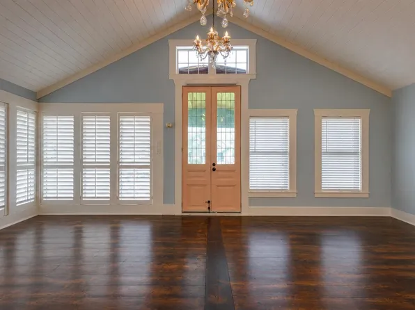 146 2nd St, Sugar Land, TX 77498