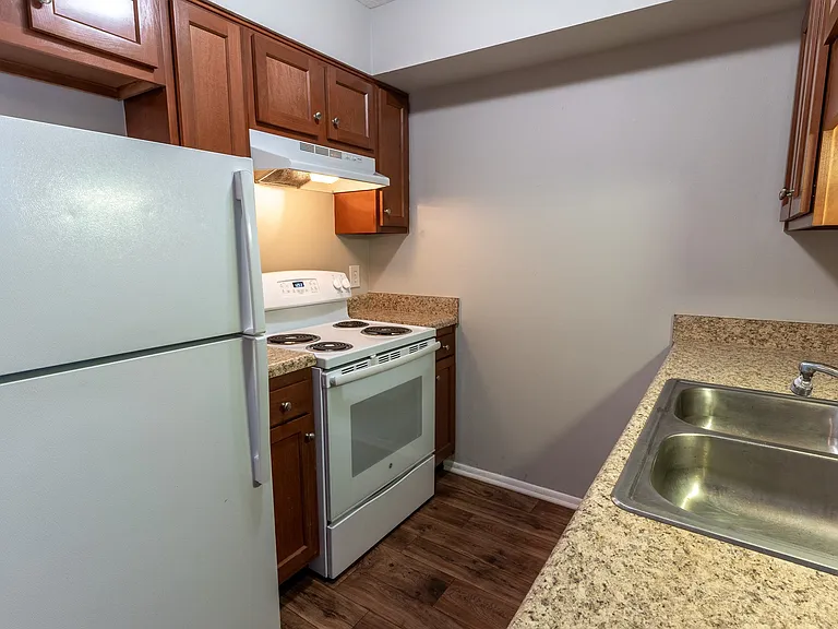 Crestview at Louisville Apartments — Photo 47
