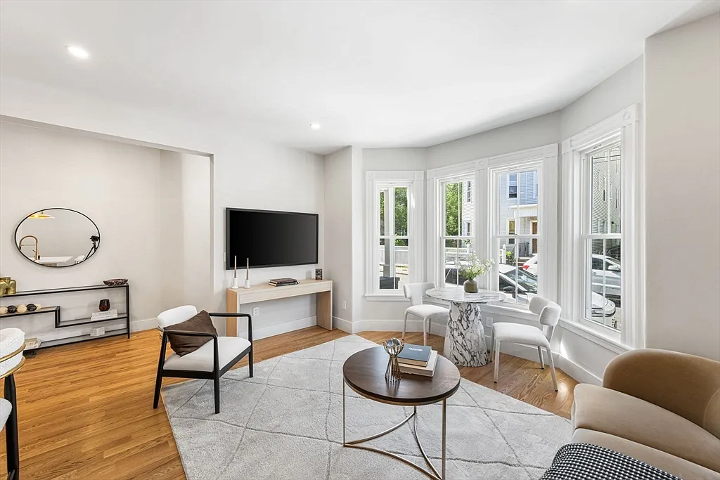 2 bed, 2.0 bath, 977 sqft, $3,500 — Photo 4