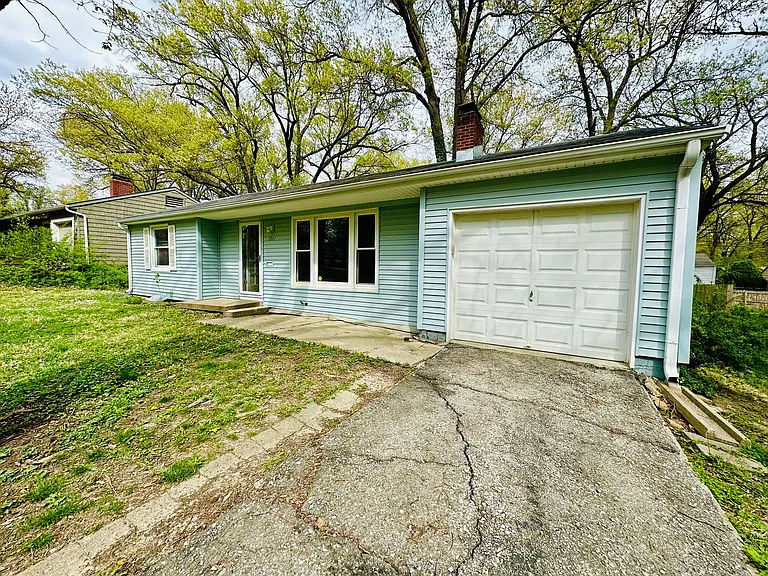 7047 Linden St — Photo 2