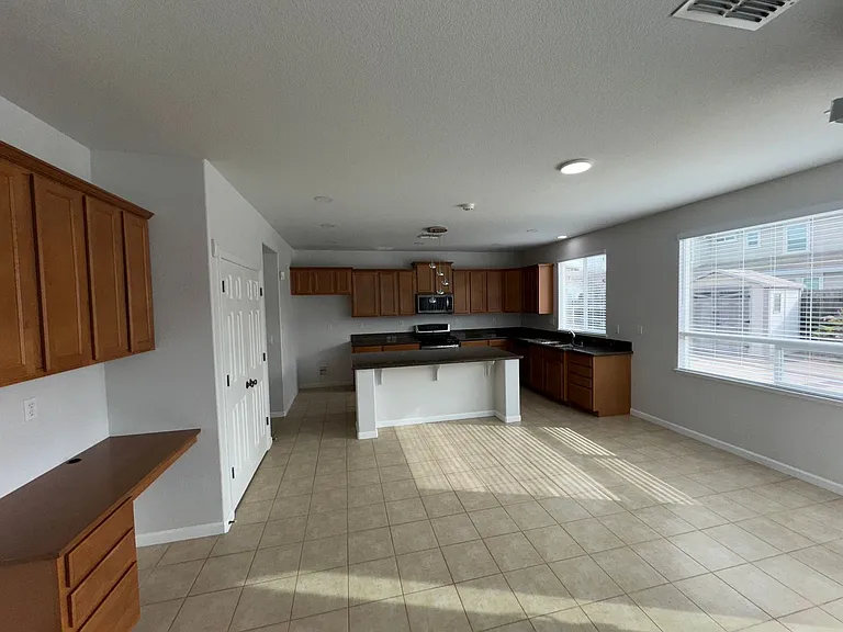 7916 Splendid Way — Photo 3