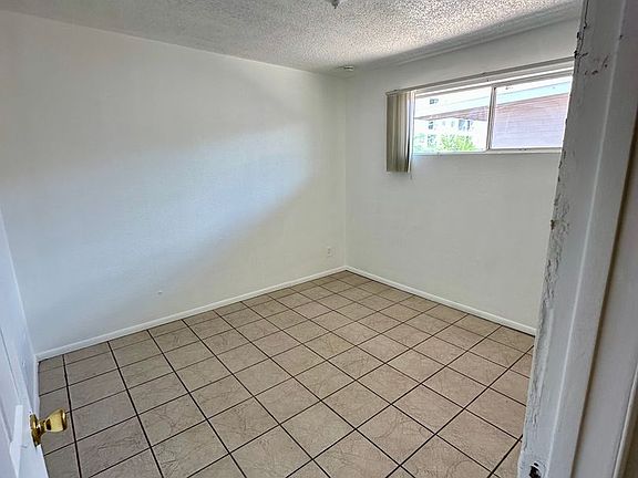 5th image of 809 W 1st St #1