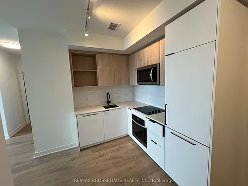 1185 Dupont St #801 Photo 1