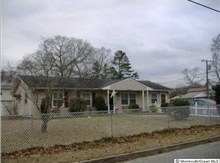 101 Locust Dr, Lanoka Harbor, NJ 08734