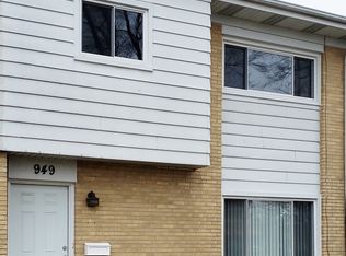 949 N York St, Elmhurst, IL 60126