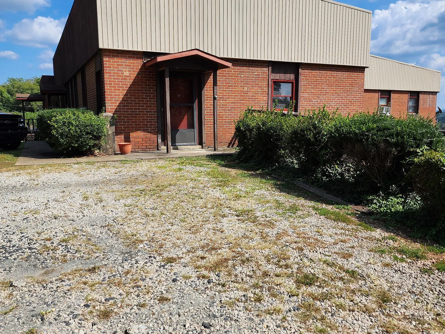 2 bed, $1,050 — Photo 1