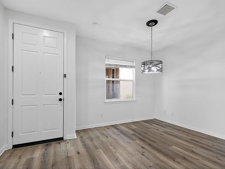1357 Sky Ridge Ct — Photo 6