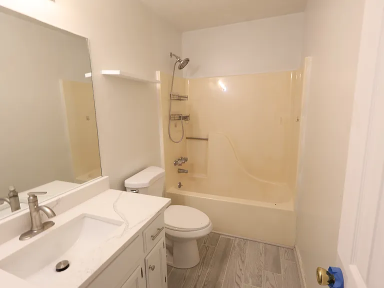 1325 Castle Royale Ct — Photo 14