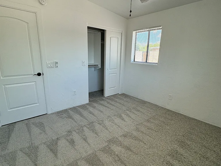 120 N Campbell Ave — Photo 20