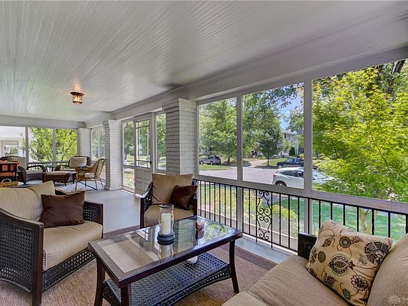 5th image of 35 Beverly Pl