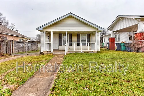 321 SE 25th St Photo 1
